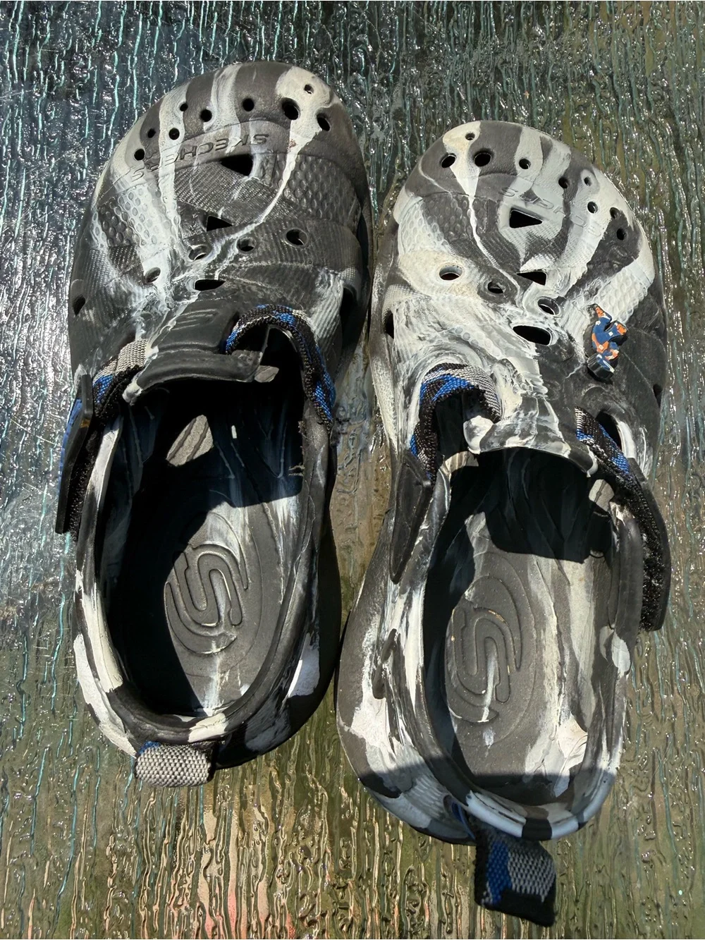 Skechers Black, White & Blue Slip-On GUC Kids Water Clogs Sz 12
